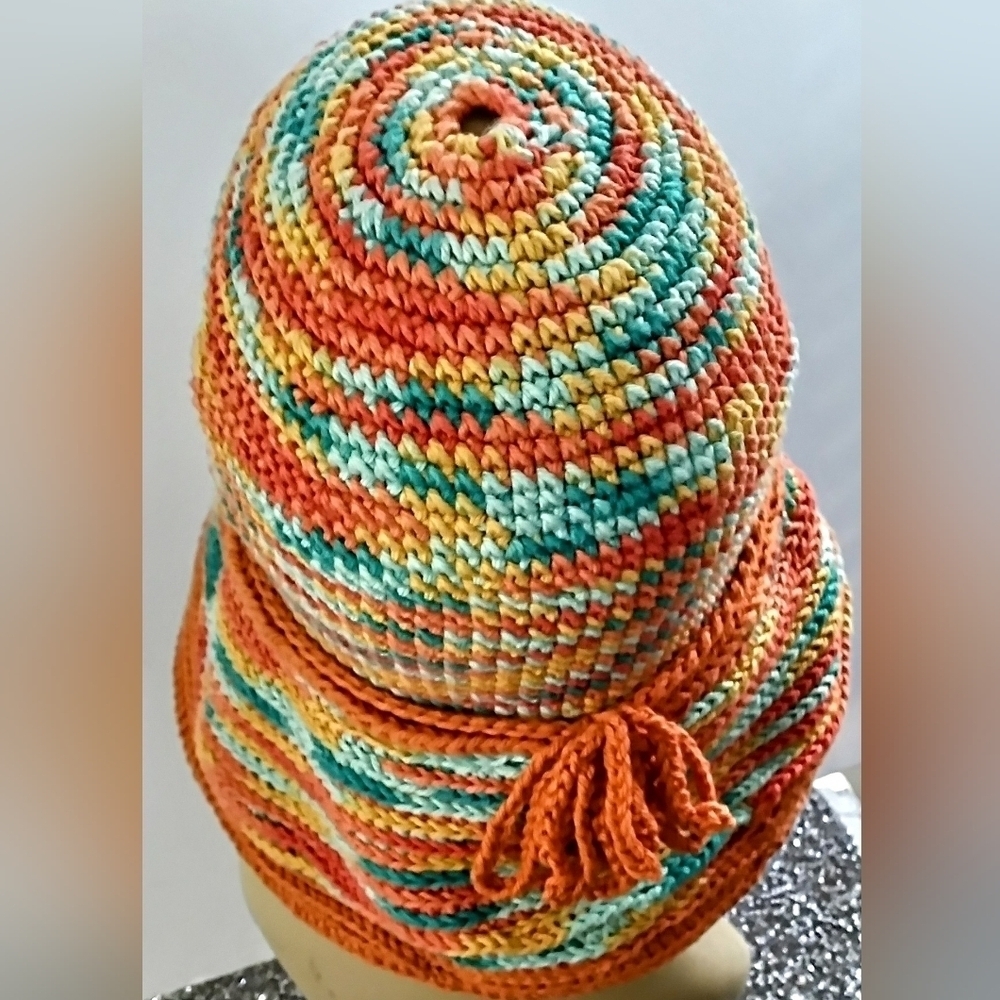 NWT Versatile Embossed Crochet Fedora With An Adjustable Drawstring. - Picture 7 of 12